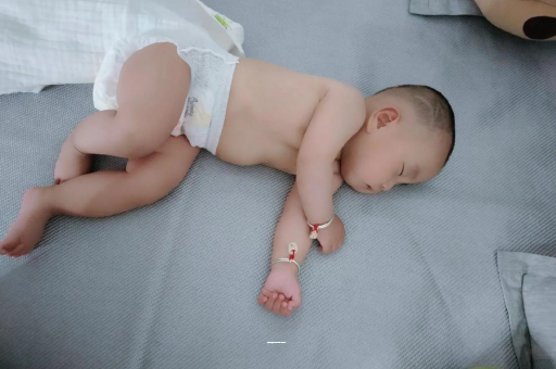 迪庆孕妇肚子一跳一跳